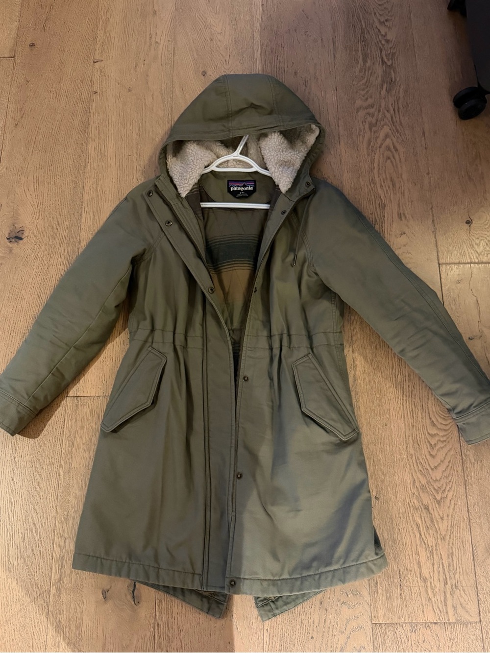 Patagonia Olive Green Prairie Dawn Hooded Parka Coat with Sherpa Lining